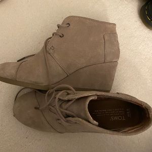 TOMS wedges